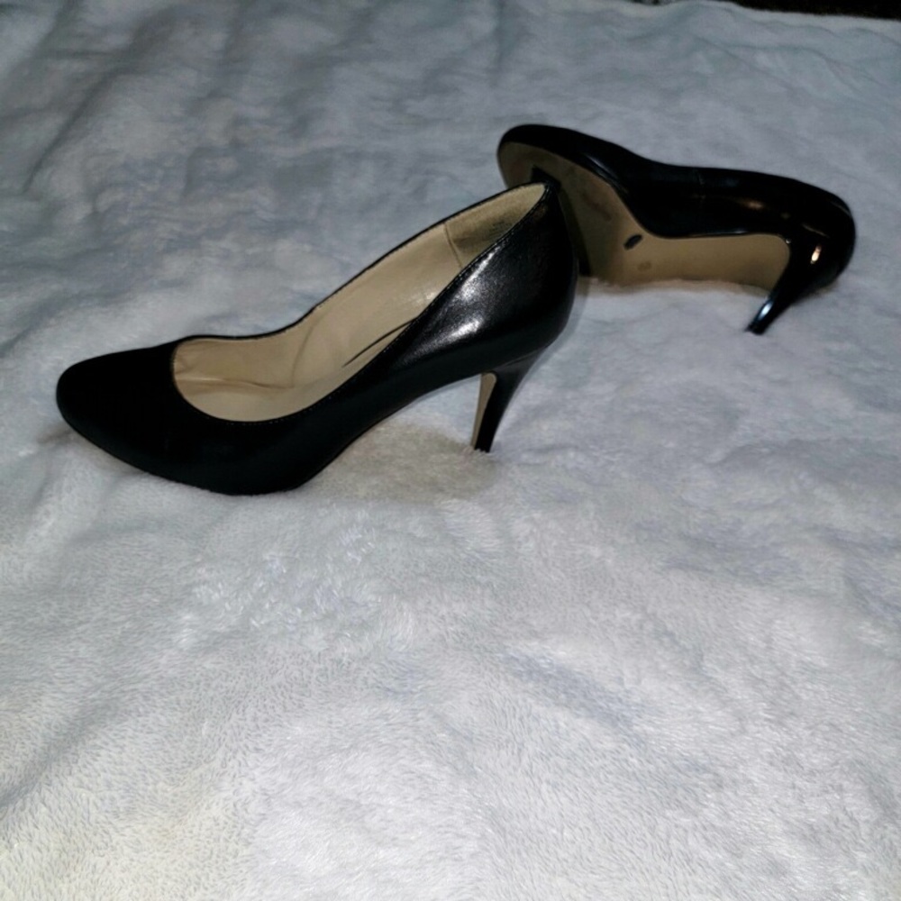 Liz Claiborne- Black Pumps